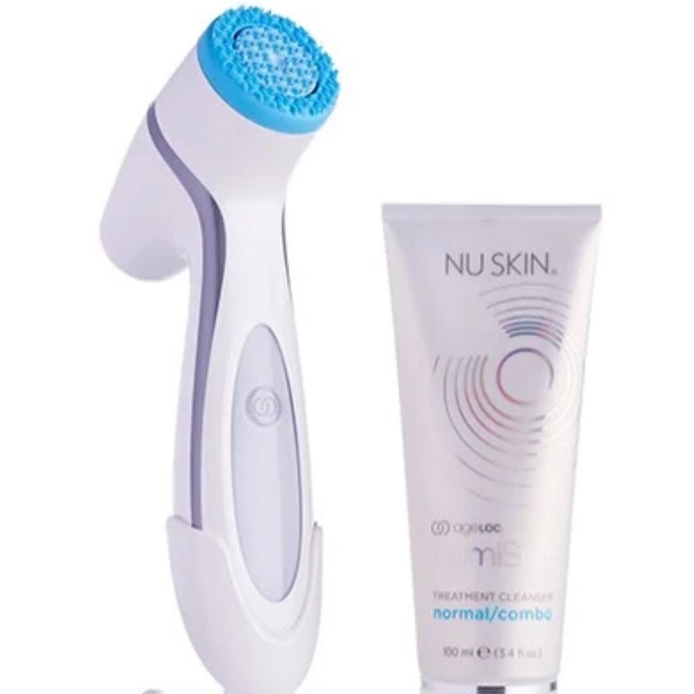 Lumispa face cleansing device